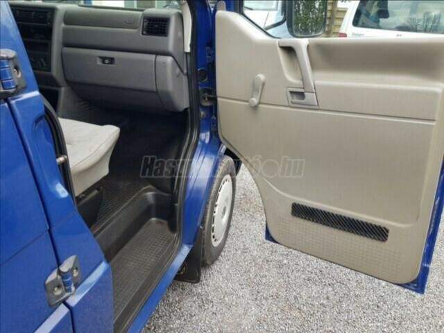 VOLKSWAGEN - TRANSPORTER T4 2.5 TDI DOKA Platós