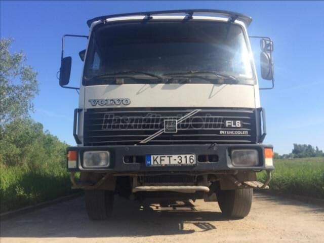 VOLVO - VOLVO FL6 + presscontainers