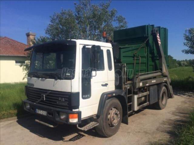 VOLVO - VOLVO FL6 + presscontainers