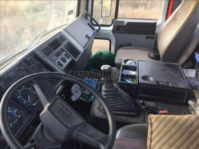 VOLVO - VOLVO FL6 + presscontainers